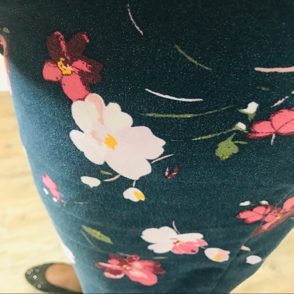2X TERRA & SKY Navy Floral Leggings (Plus Size) - Picture 3 of 4
